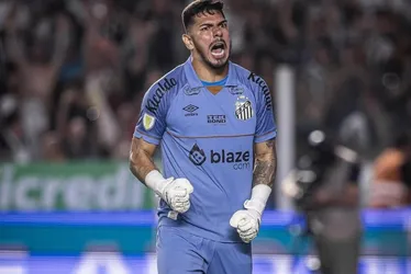 Imagem ilustrativa da imagem João Paulo salva o Santos de vexame e time avança à semifinal do Paulistão