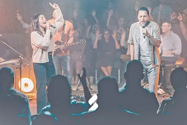 
          Imagem ilustrativa da imagem Joe Vasconcelos e Julia Vitória juntos em “Clamo Jesus”
          