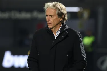 Imagem ilustrativa da imagem Jorge Jesus pode deixar Al Hilal no meio do ano e faz mistério sobre futuro