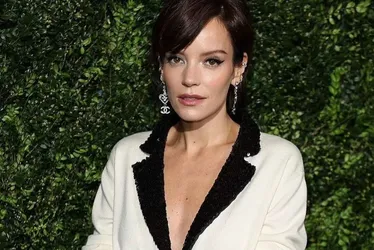 Imagem ilustrativa da imagem Lily Allen causa polêmica ao afirmar que filhas acabaram com a sua carreira