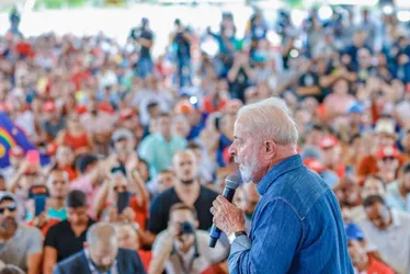 Imagem ilustrativa da imagem Lula diz que foi ajudado por 'homem lá de cima' para auxiliar o Nordeste