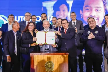 Imagem ilustrativa da imagem Lula envia projeto para regulamentar trabalho de motorista de apps ao Congresso
