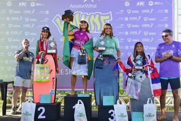 Imagem ilustrativa da imagem Luna Hardman vibra com título mundial de Bodyboarding em Jacaraípe