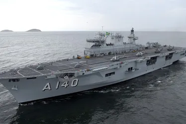 Imagem ilustrativa da imagem Marinha vai enviar maior navio de guerra da América Latina para o RS