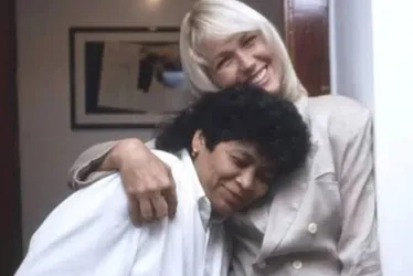 Imagem ilustrativa da imagem Marlene Mattos homenageia Xuxa pelo Dia da Mulher