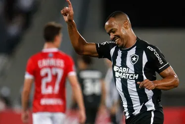 Imagem ilustrativa da imagem Marlon Freitas volta a ser foco no Vasco