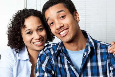 
          Imagem ilustrativa da imagem Melhore a sintonia com seu filho adolescente
          