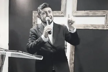 Imagem ilustrativa da imagem Morre o pastor Enéias Ornelas, de 44 anos, após lutar contra um câncer