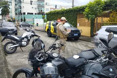 Imagem ilustrativa da imagem Moto furtada é apreendida pela Guarda Municipal em Jardim Camburi