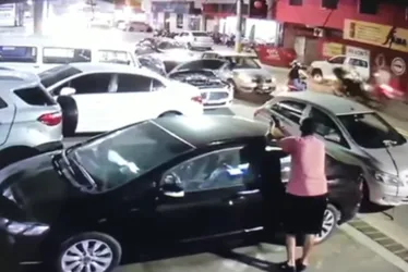 Imagem ilustrativa da imagem Motociclista morre e 2 ficam feridos em acidente em Guarapari