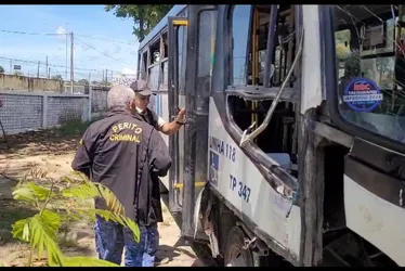 Imagem ilustrativa da imagem Motorista do micro-ônibus apontou falhas mecânicas antes de sair com o coletivo