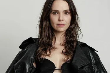 Imagem ilustrativa da imagem Mulher que perseguia atriz Débora Falabella é presa no Recife