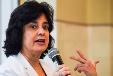 Imagem ilustrativa da imagem 'Não superamos a covid como problema de saúde pública', diz ministra da Saúde