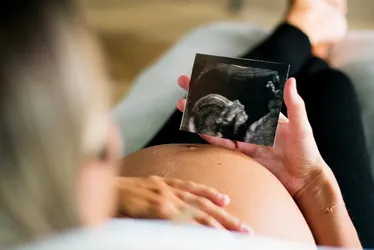 Imagem ilustrativa da imagem Número de filhos por mulher no Brasil cai 13% nos últimos cinco anos, aponta IBGE
