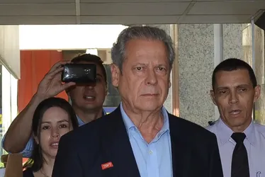 
          Imagem ilustrativa da imagem O velho “Dirceu” voltou à cena e é assediado para dar palpites
          