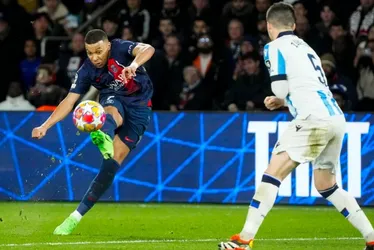 Imagem ilustrativa da imagem PSG x Real Sociedad na tela da TV Tribuna/SBT