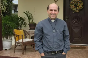 
          Imagem ilustrativa da imagem Padre Joãozinho e orquestra de violões na Festa da Penha
          