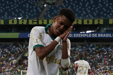 Imagem ilustrativa da imagem Palmeiras supera forte calor em Cuiabá e volta a ganhar no Brasileirão