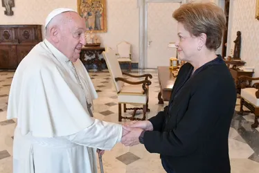 Imagem ilustrativa da imagem Papa Francisco recebe ex-presidente Dilma Rousseff no Vaticano