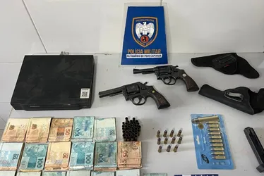 Imagem ilustrativa da imagem Polícia apreende armas e R$ 17 mil em casa de suspeito no Norte do ES
