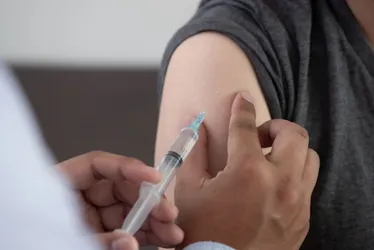 Imagem ilustrativa da imagem Vacinação contra a dengue é ampliada para todos os 78 municípios capixabas