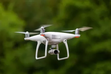 Imagem ilustrativa da imagem Praia de Florianópolis recorre a fiscais e drones para caçar pelados