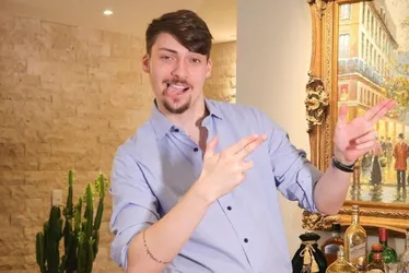 Imagem ilustrativa da imagem Promotoria denuncia Jair Renan por falsidade ideológica e uso de documento falso