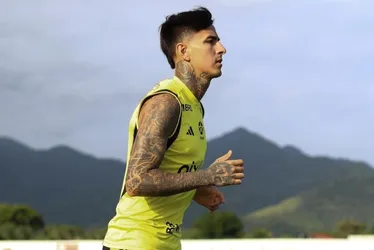 Imagem ilustrativa da imagem Pulgar e Ayrton Lucas treinam e Fla vai com força máxima diante do Flu no Carioca