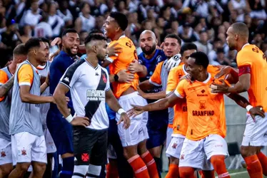 Imagem ilustrativa da imagem Queda no Maracanã: Vasco perde para o Nova Iguaçu e dá adeus ao Carioca 2024