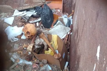 Imagem ilustrativa da imagem Restos mortais são encontrados em caçamba perto de cemitério em Vila Velha
