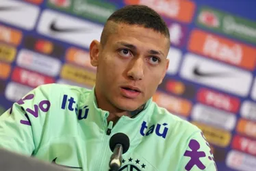 Imagem ilustrativa da imagem Richarlison revela que estava 'no fundo do poço' e celebra psicóloga na seleção