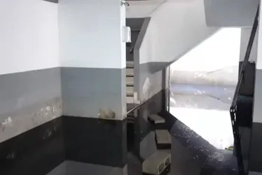 Imagem ilustrativa da imagem "Rio" de esgoto invade garagem de prédio em Vila Velha