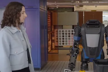 Imagem ilustrativa da imagem Robô humanoide realiza tarefas domésticas por meio de inteligência artificial