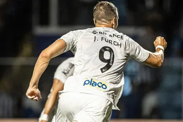 Imagem ilustrativa da imagem Santos se impõe em visita ao Avaí e mantém campanha perfeita na Série B