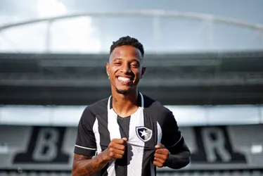 Imagem ilustrativa da imagem São Paulo processa Botafogo por dívida pela compra de Tchê Tchê