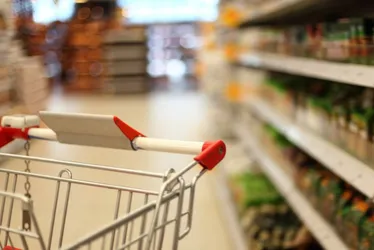 Imagem ilustrativa da imagem Shoppings e supermercados abrem em horário especial nesta Sexta-Feira da Paixão
