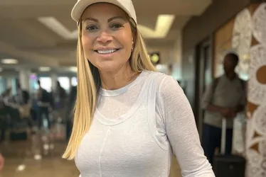 Imagem ilustrativa da imagem Solange Almeida passa por cirurgia não programada e adia compromissos