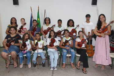 Imagem ilustrativa da imagem Superação em orquestra de violinos de Cariacica