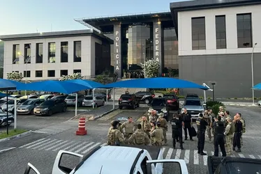 Imagem ilustrativa da imagem Suspeitos de integrar a maior facção criminosa do RJ são alvos de operação no ES