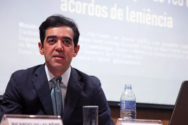 
          Imagem ilustrativa da imagem TCU usa fake news para “sigilo” de voos da FAB
          