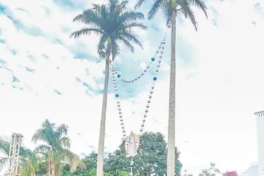 
          Imagem ilustrativa da imagem Terço gigante faz súplica pela paz durante a Festa da Penha
          