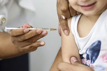 Imagem ilustrativa da imagem Tira-dúvidas sobre vacina da gripe em crianças e idosos