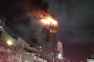 Imagem ilustrativa da imagem Três incêndios em prédios do Grande Recife em pouco mais de uma semana