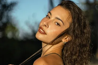 Imagem ilustrativa da imagem Um dia de praia e música com a capixaba Bella Mattar