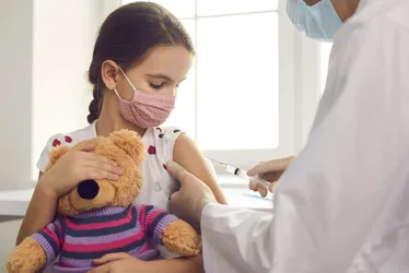Imagem ilustrativa da imagem Vacina contra a dengue para mais 59.927 crianças e adolescentes do ES
