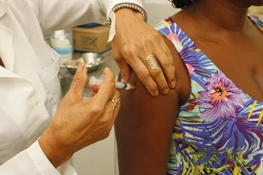 Imagem ilustrativa da imagem Vacinação contra gripe a partir desta quinta nos postos