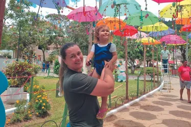 Imagem ilustrativa da imagem Vila da Páscoa: praça principal e ruas de Domingos Martins já estão decoradas