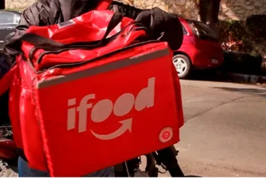 Imagem ilustrativa da imagem iFood quer contribuição ao INSS de 5% a 11% sobre renda dos motoboys