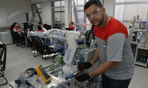 
          Imagem ilustrativa da imagem 3 mil vagas em 56 cursos de graça para aprender profissão
          