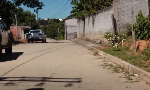 
          Imagem ilustrativa da imagem Adolescente morre após ser baleado e deixado em frente a PA em Viana
          